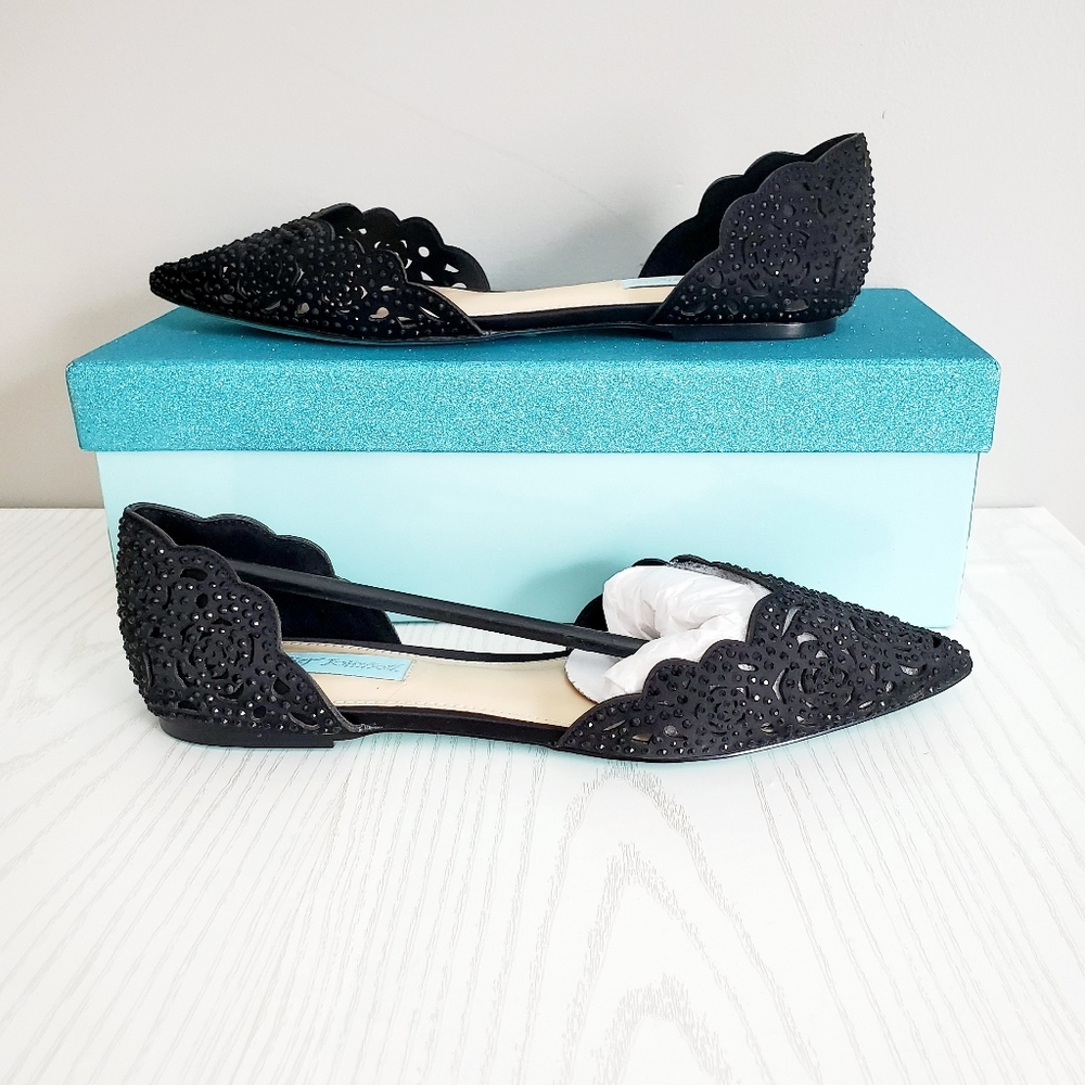 Betsey Johnson Lucy flats NIB